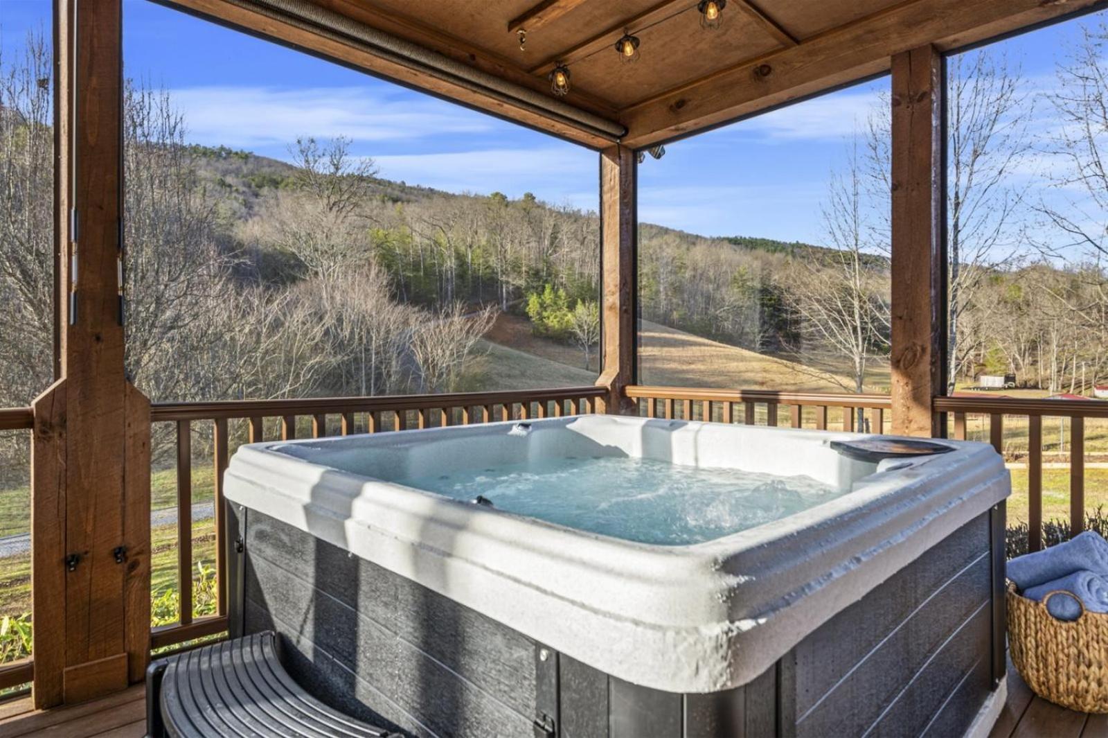 Hidden Star Hideaway-Blackberry Farm-Smoky Mtn Nat Park-Hot Tub- Fire Pit- Fenced Yard- Pet Friendly Walland Dış mekan fotoğraf