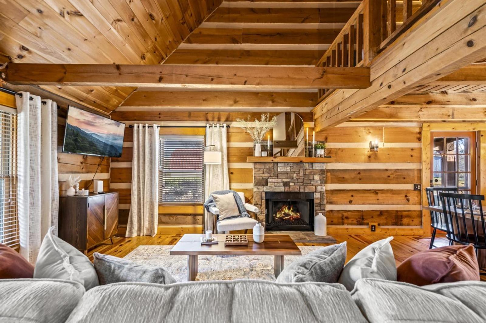Hidden Star Hideaway-Blackberry Farm-Smoky Mtn Nat Park-Hot Tub- Fire Pit- Fenced Yard- Pet Friendly Walland Dış mekan fotoğraf