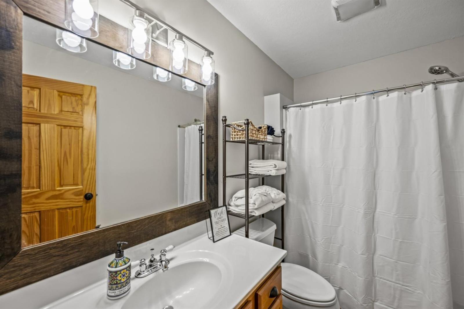 Hidden Star Hideaway-Blackberry Farm-Smoky Mtn Nat Park-Hot Tub- Fire Pit- Fenced Yard- Pet Friendly Walland Dış mekan fotoğraf
