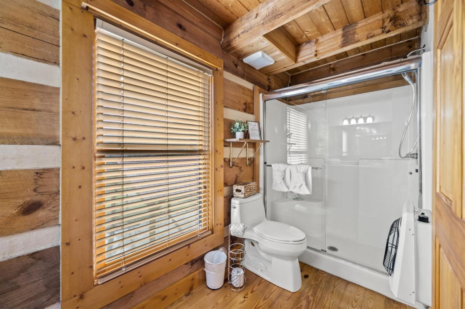 Hidden Star Hideaway-Blackberry Farm-Smoky Mtn Nat Park-Hot Tub- Fire Pit- Fenced Yard- Pet Friendly Walland Dış mekan fotoğraf