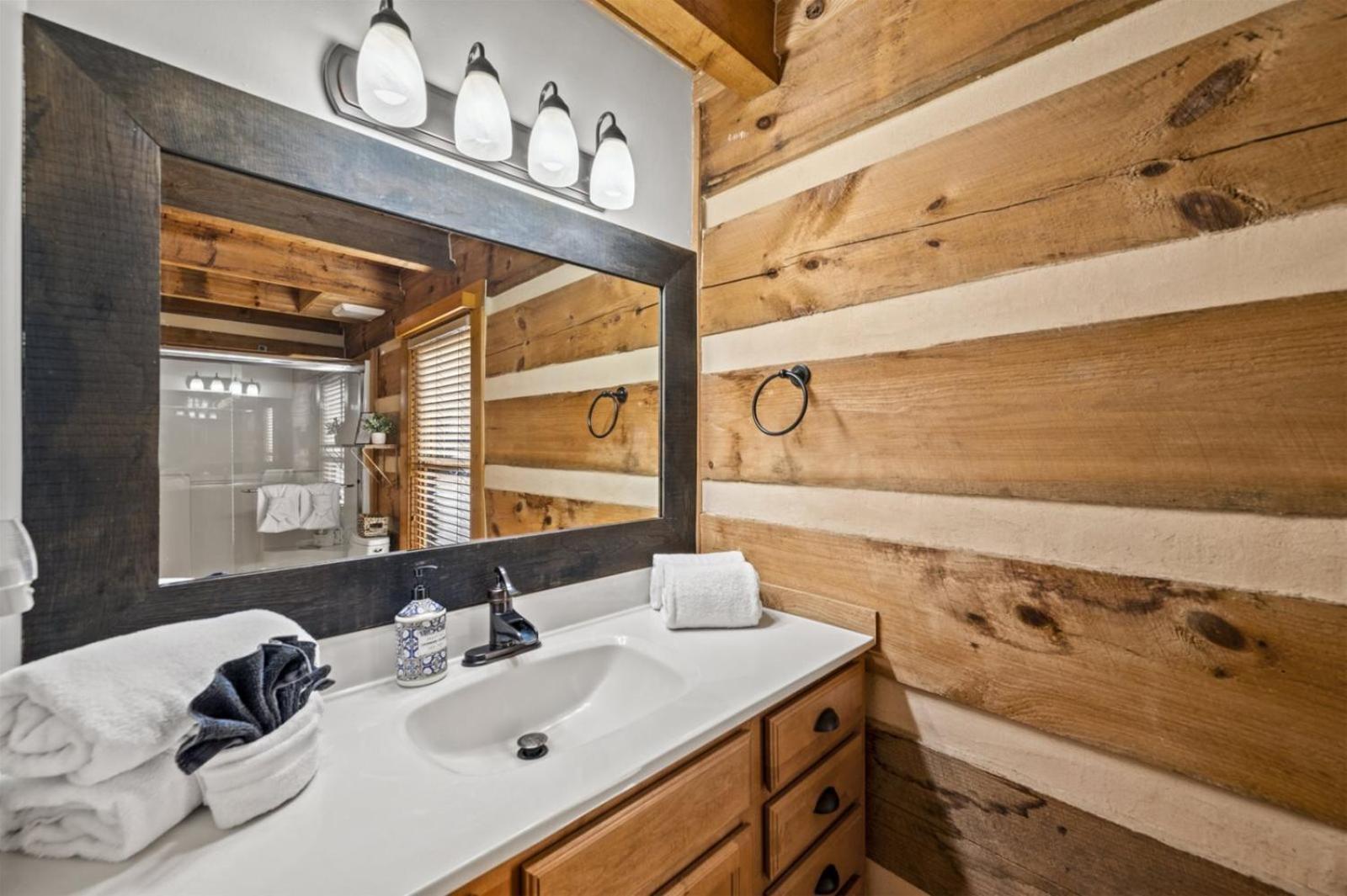 Hidden Star Hideaway-Blackberry Farm-Smoky Mtn Nat Park-Hot Tub- Fire Pit- Fenced Yard- Pet Friendly Walland Dış mekan fotoğraf