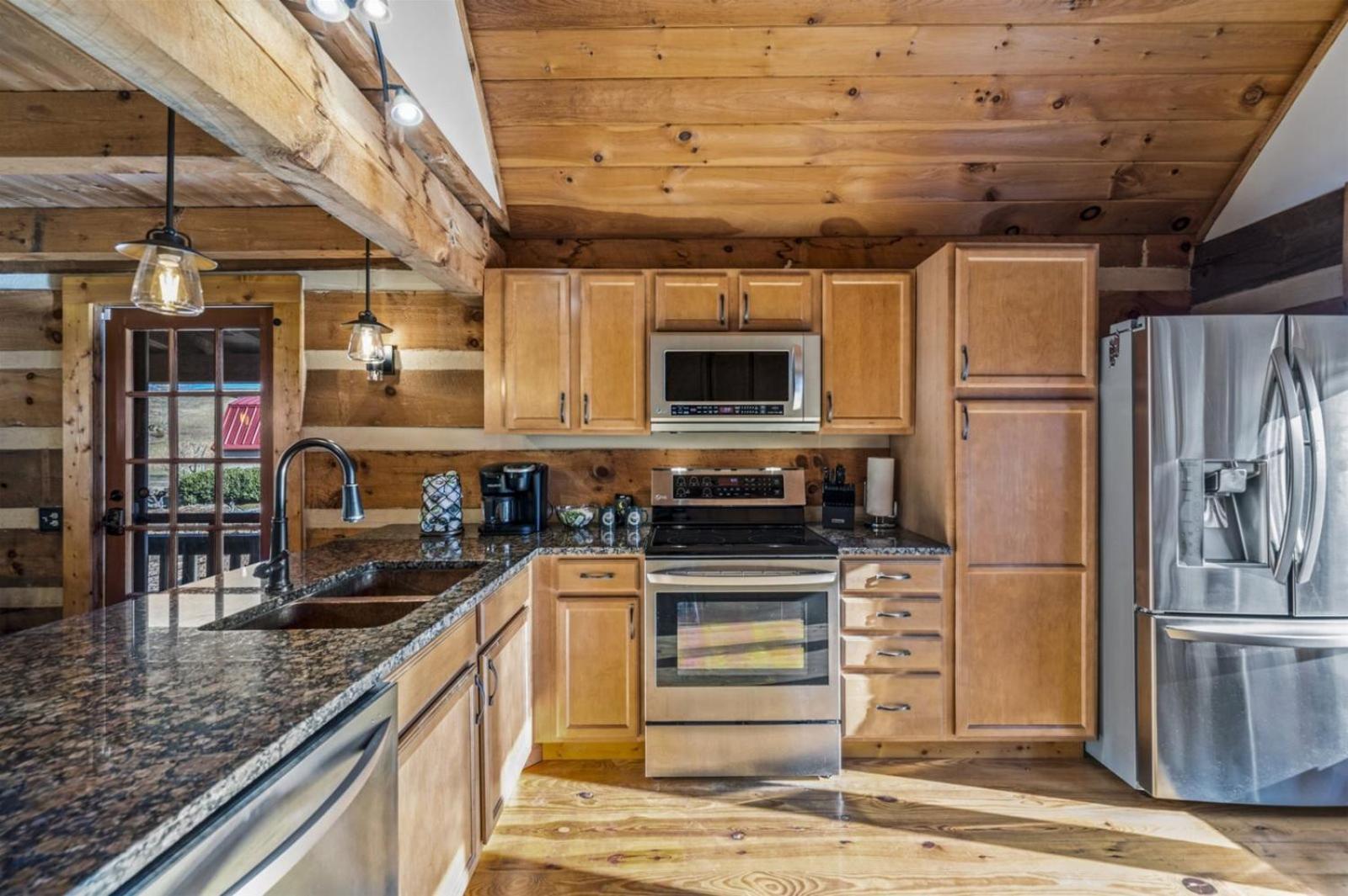 Hidden Star Hideaway-Blackberry Farm-Smoky Mtn Nat Park-Hot Tub- Fire Pit- Fenced Yard- Pet Friendly Walland Dış mekan fotoğraf