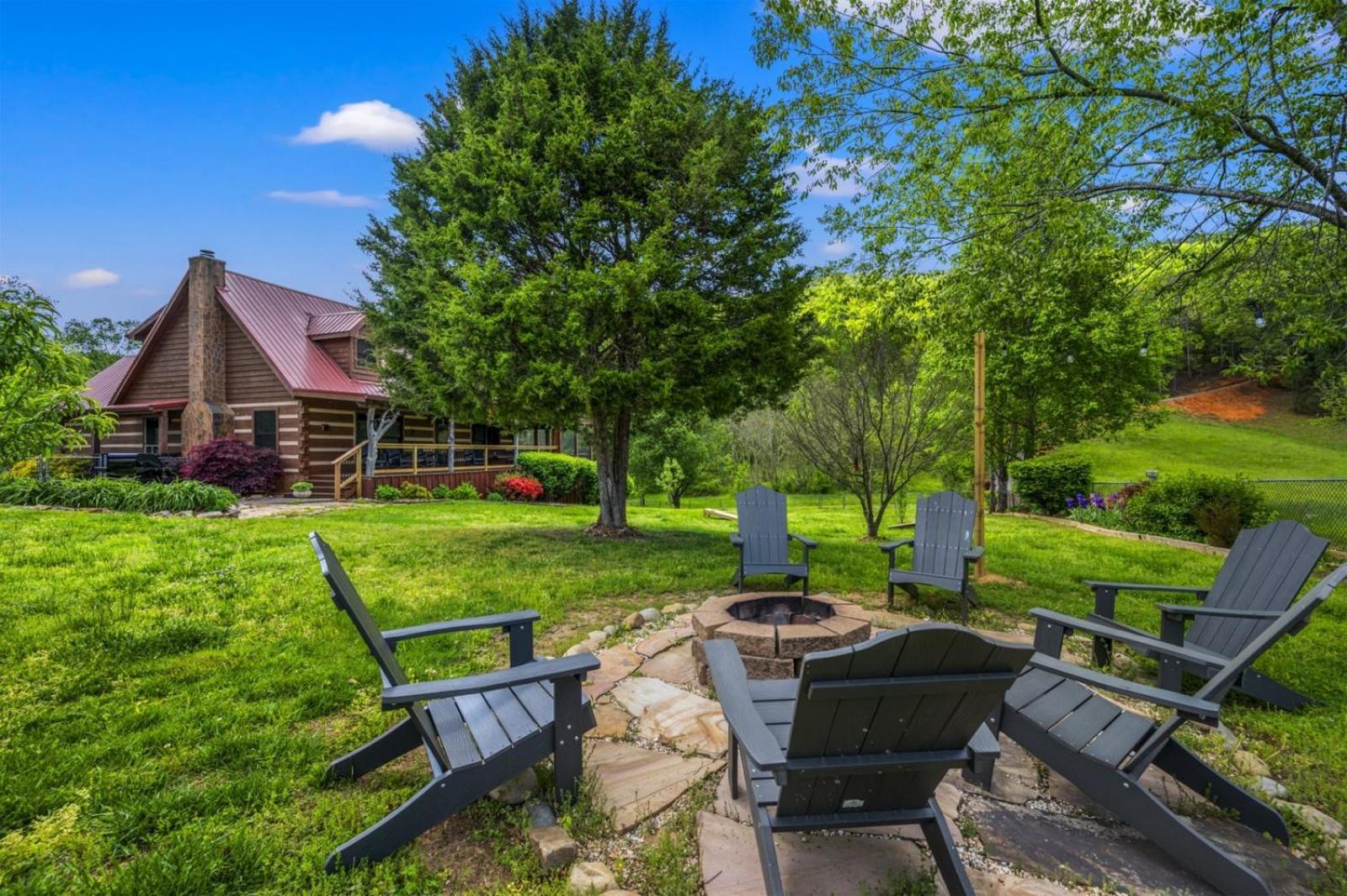 Hidden Star Hideaway-Blackberry Farm-Smoky Mtn Nat Park-Hot Tub- Fire Pit- Fenced Yard- Pet Friendly Walland Dış mekan fotoğraf