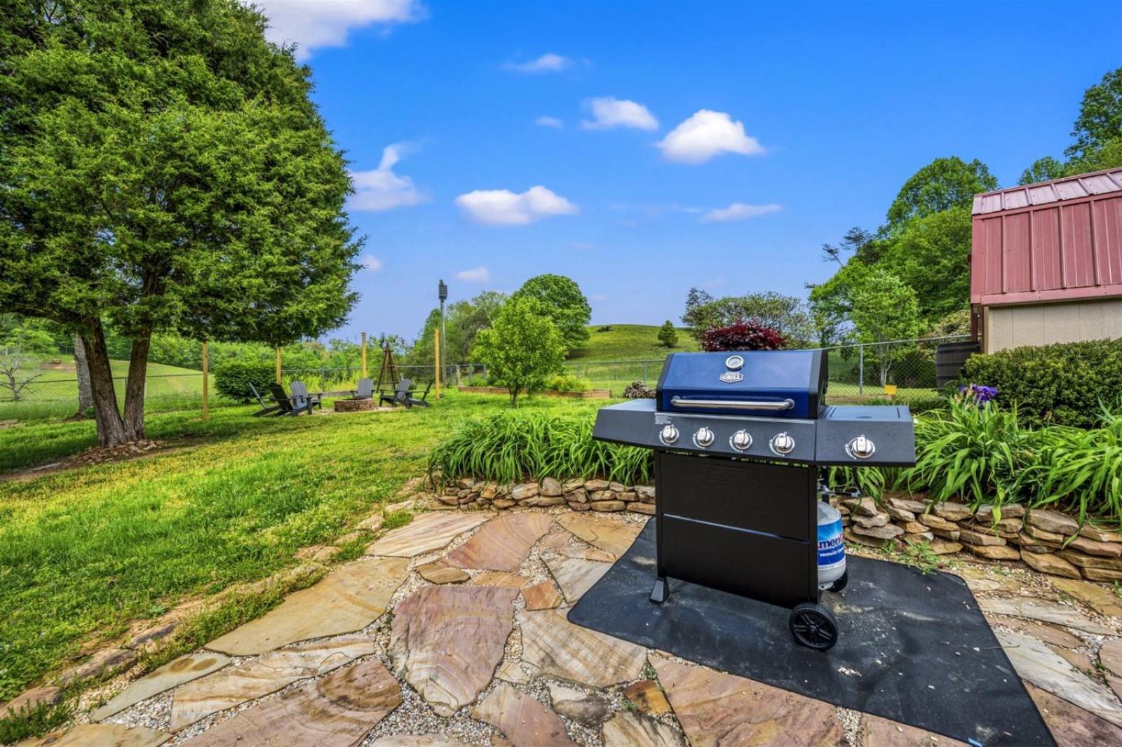 Hidden Star Hideaway-Blackberry Farm-Smoky Mtn Nat Park-Hot Tub- Fire Pit- Fenced Yard- Pet Friendly Walland Dış mekan fotoğraf